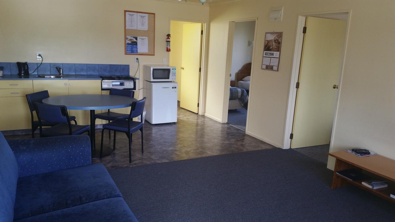 Tui Base Camp Ξενοδοχείο Tuatapere Εξωτερικό φωτογραφία
